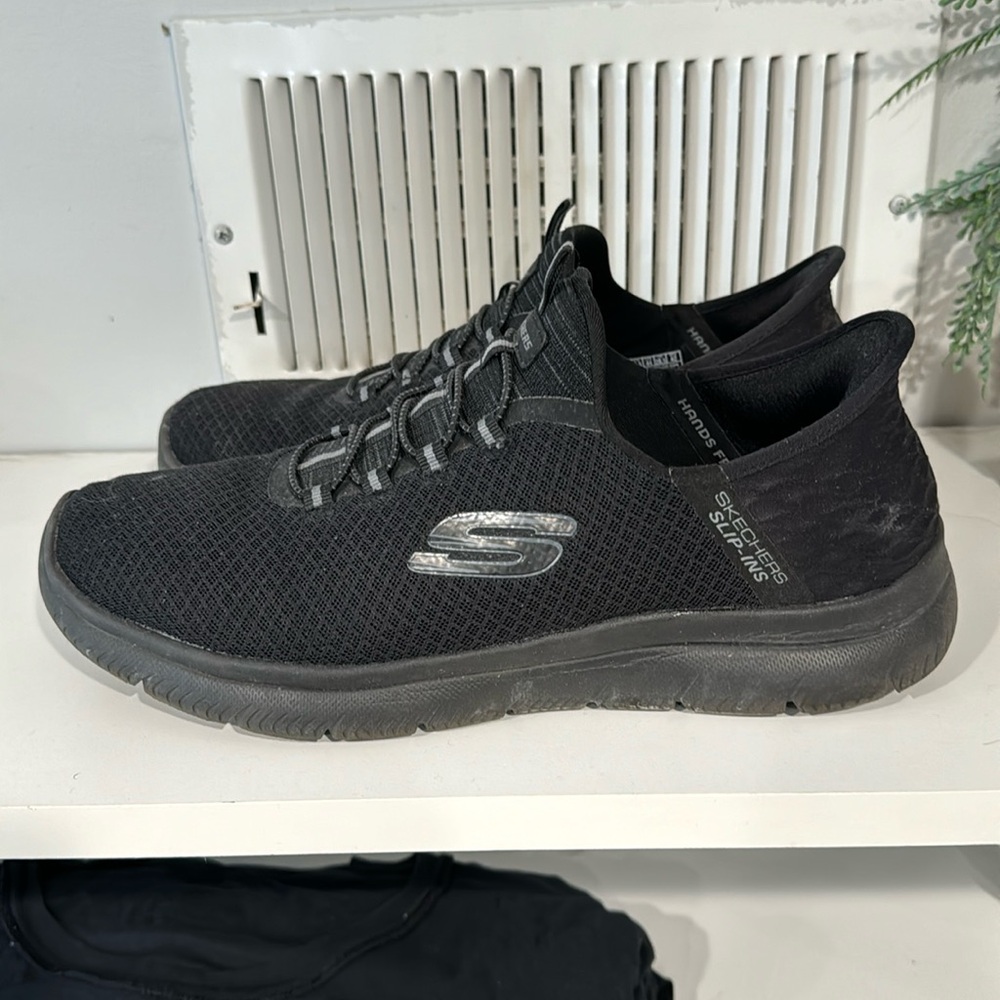 Skechers